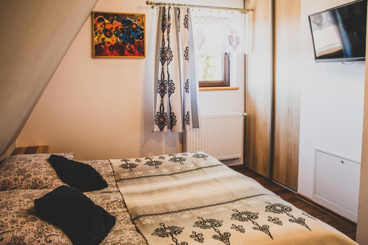 Apartament Pod Modrzewiem Homestay *