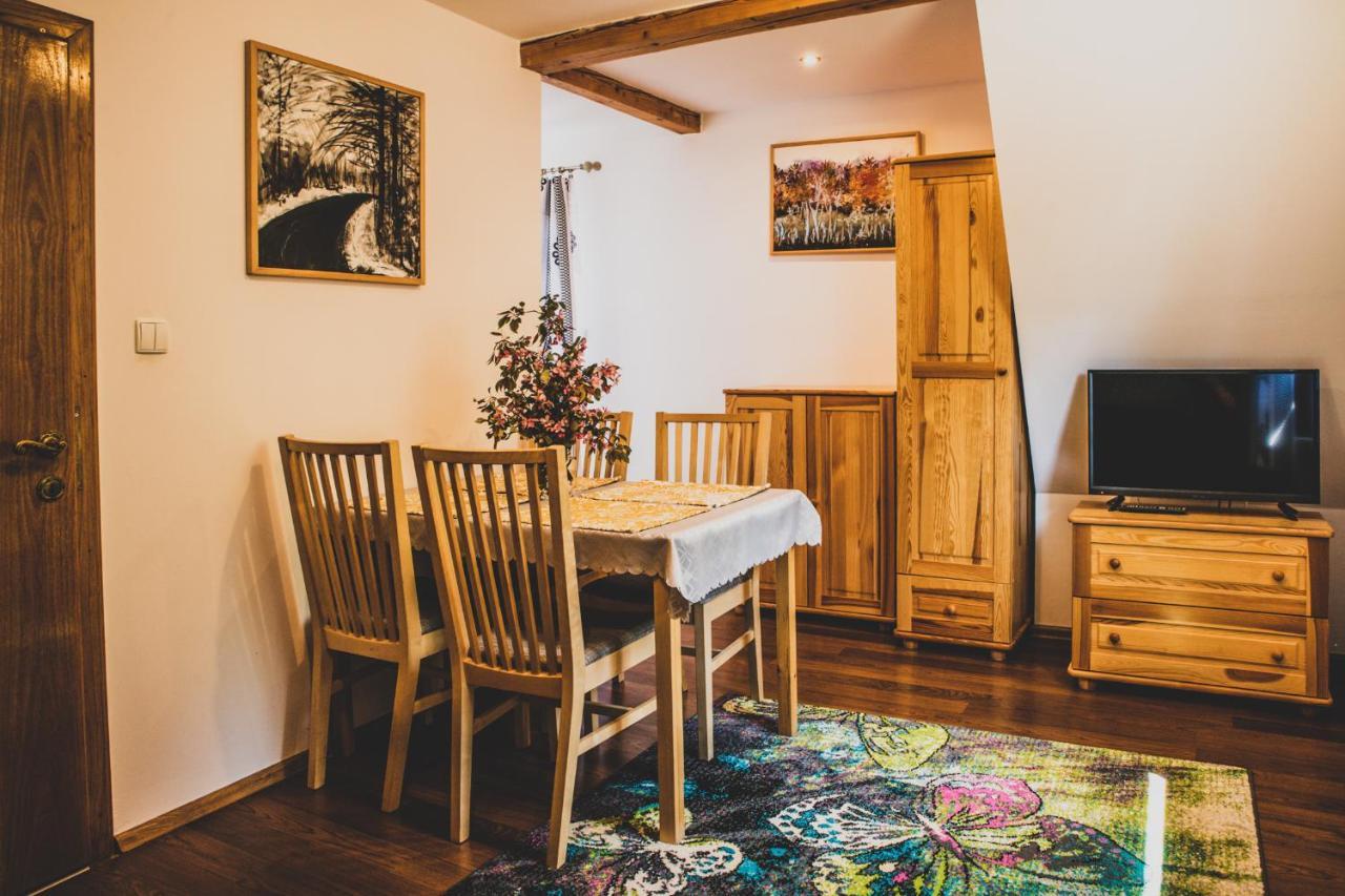 Apartament Pod Modrzewiem *